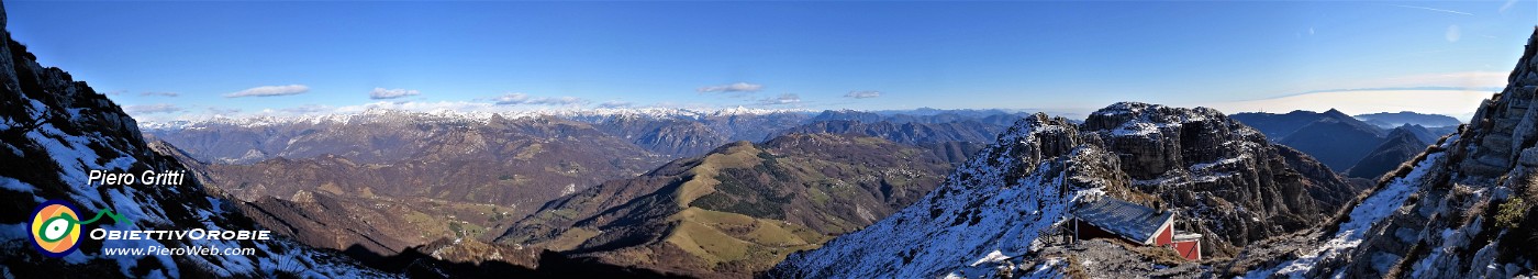 72 Ad est verso Punta Cermenati a sx, Torre di Valnegra e Pizzo Daina dx,Valle Imagna, Taleggio,Orobie al centro.jpg